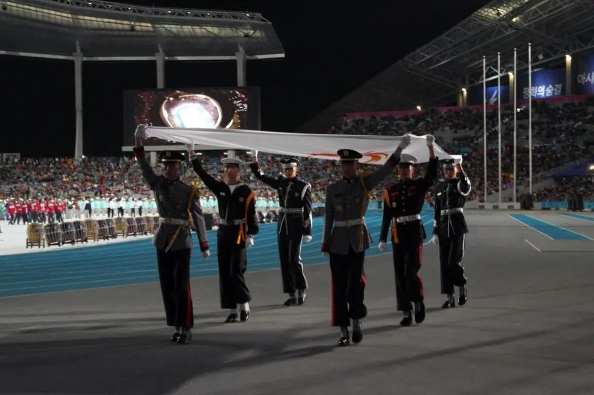 مشعل بازی‌‌های ‌آسیایی خاموش شد