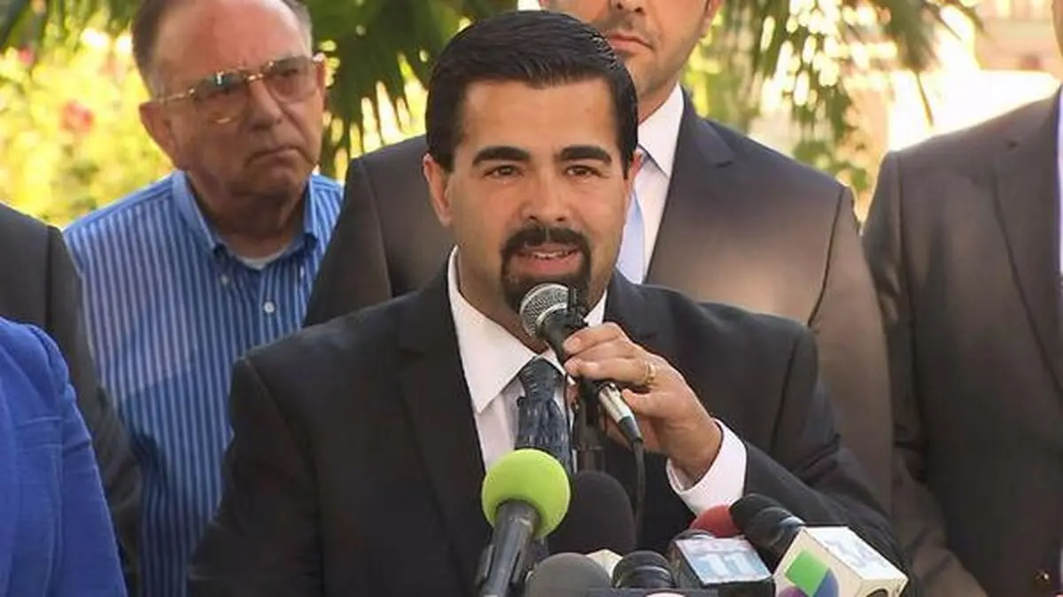 شهردار شهر "بل گاردنز" آمریکا به ضرب گلوله همسرش کشته شد