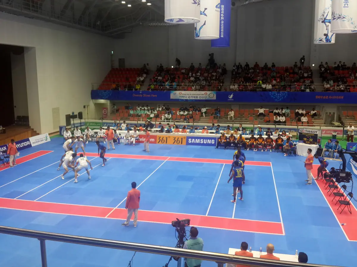 داوران کبدی ایران مسابقه پاکستان و بنگلادش را قضاوت می‌کنند