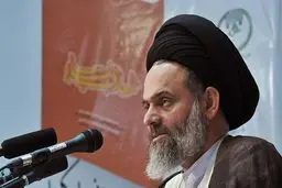 آیت‌الله حسینی بوشهری: طلاب در اظهار نظرهای سیاسی افراط و تفریط نکنند