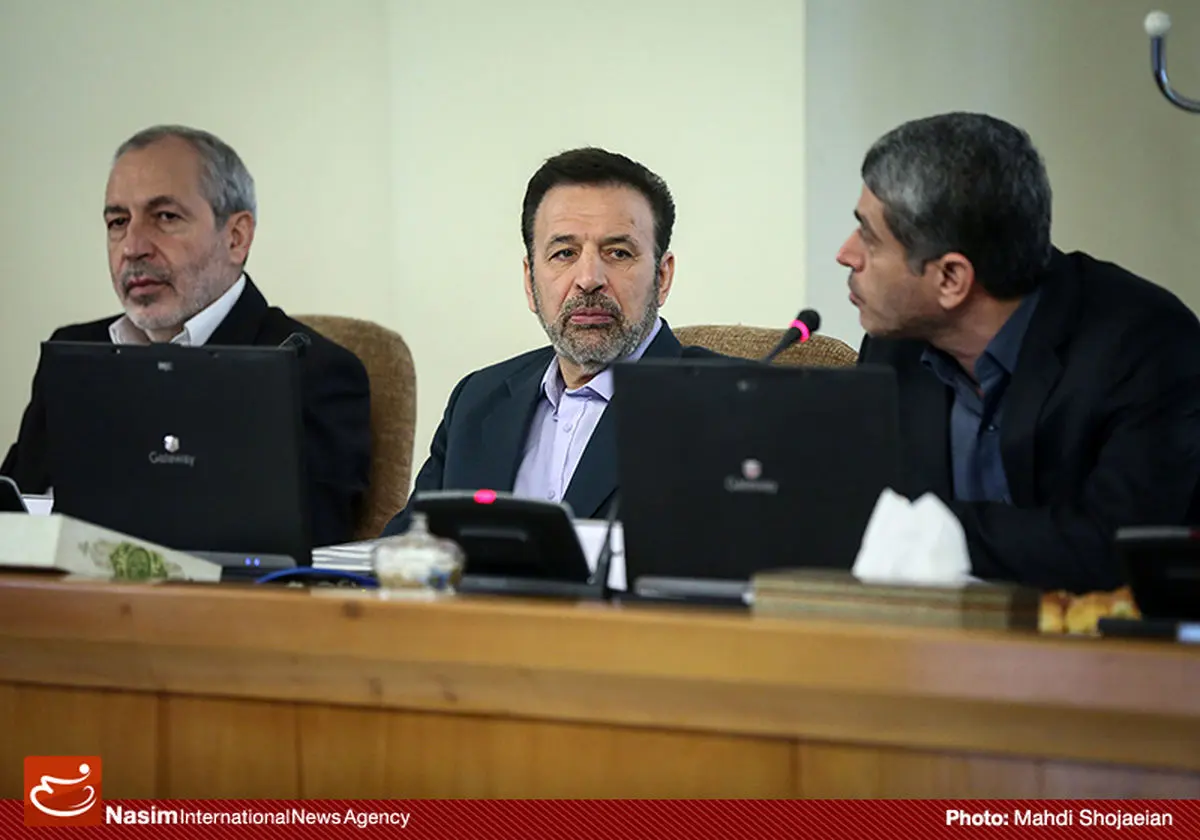 واعظی: مسدود کردن شبکه‌های اجتماعی، راه‌‌حل نیست