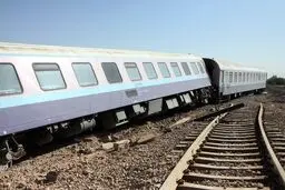 قطار مسافربری خوزستان - تهران بعد از ظهر امروز از ریل خارج شد