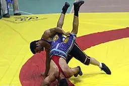 مسابقات کشتی پهلوانی جوانان کشور در اسلام‌آباد غرب آغاز شد