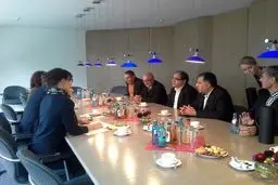 نشست مسئولان ایرانی با رئیس نمایشگاه کتاب فرانکفورت برگزار شد