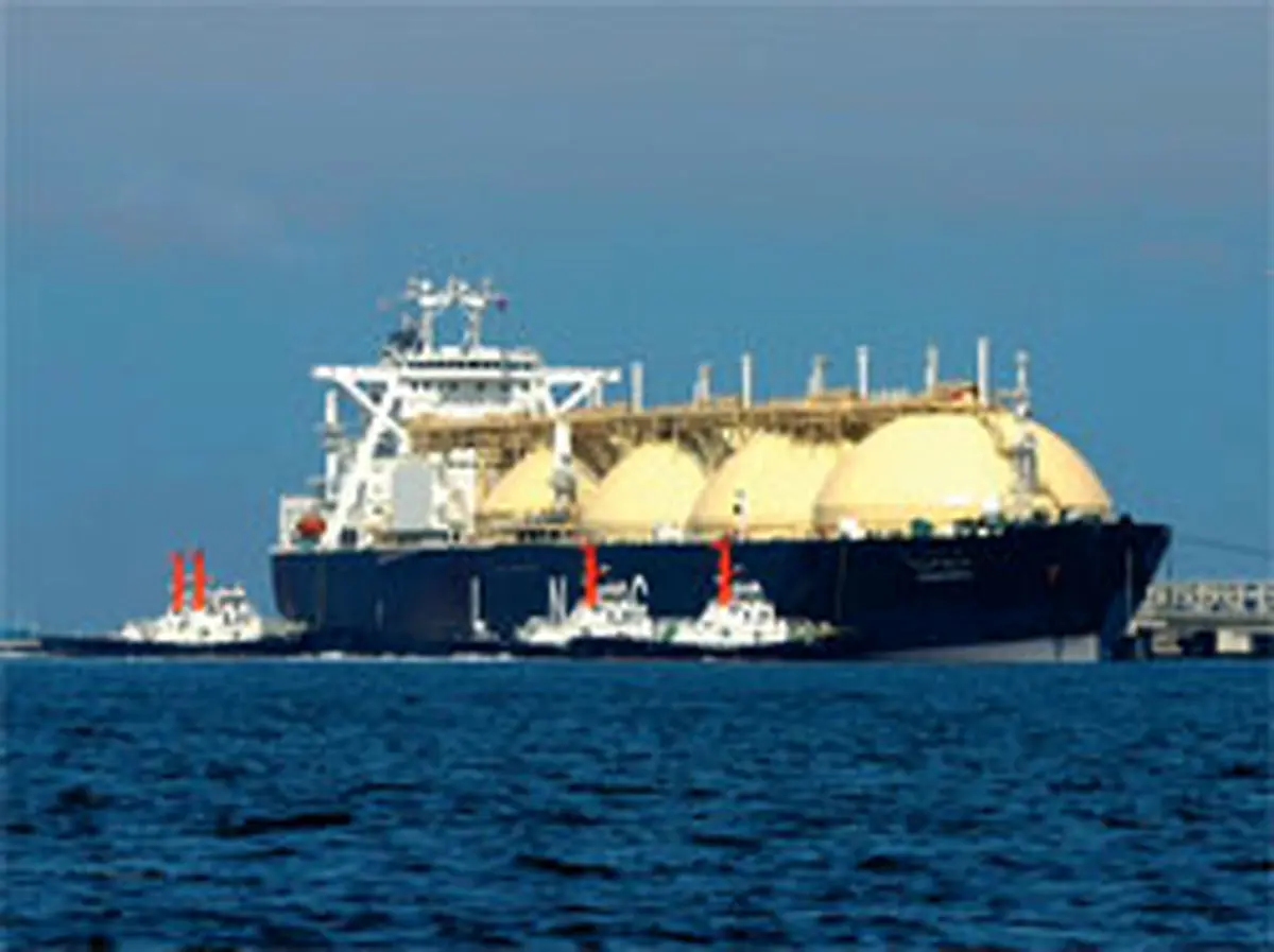 "وزارت نفت مستندات بنزین وارداتی یورو ۴ را به مجلس نداده است"