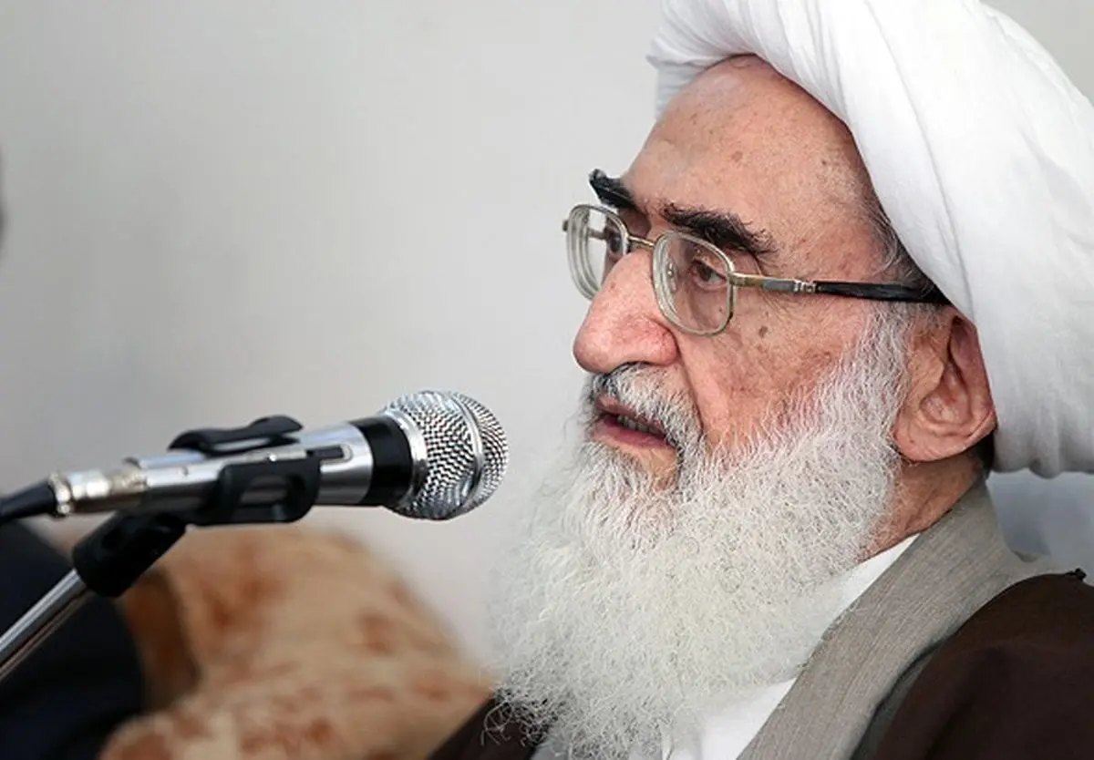 آیت‌‌الله نوری همدانی: علما برای مقابله با دشمن در جبهه تاریخ و تفسیر وارد شوند