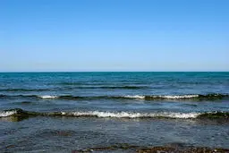 فاضلاب ۵۱ شهر گیلان به دریای خزر می‌ریزد