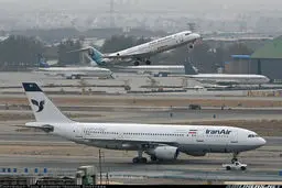 دهقان: ۱۴۷ هزار مجوز پروازی در نیمه نخست امسال صادر شد