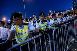 درگیری‌ معترضان هنگ‌‌کنگی با پلیس ۲۰ زخمی بر جای گذاشت