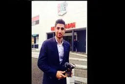 علیرضا جهانبخش جایزه گاو برنزی خود را دریافت کرد
