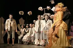 جلسه نقد و بررسی نمایش 