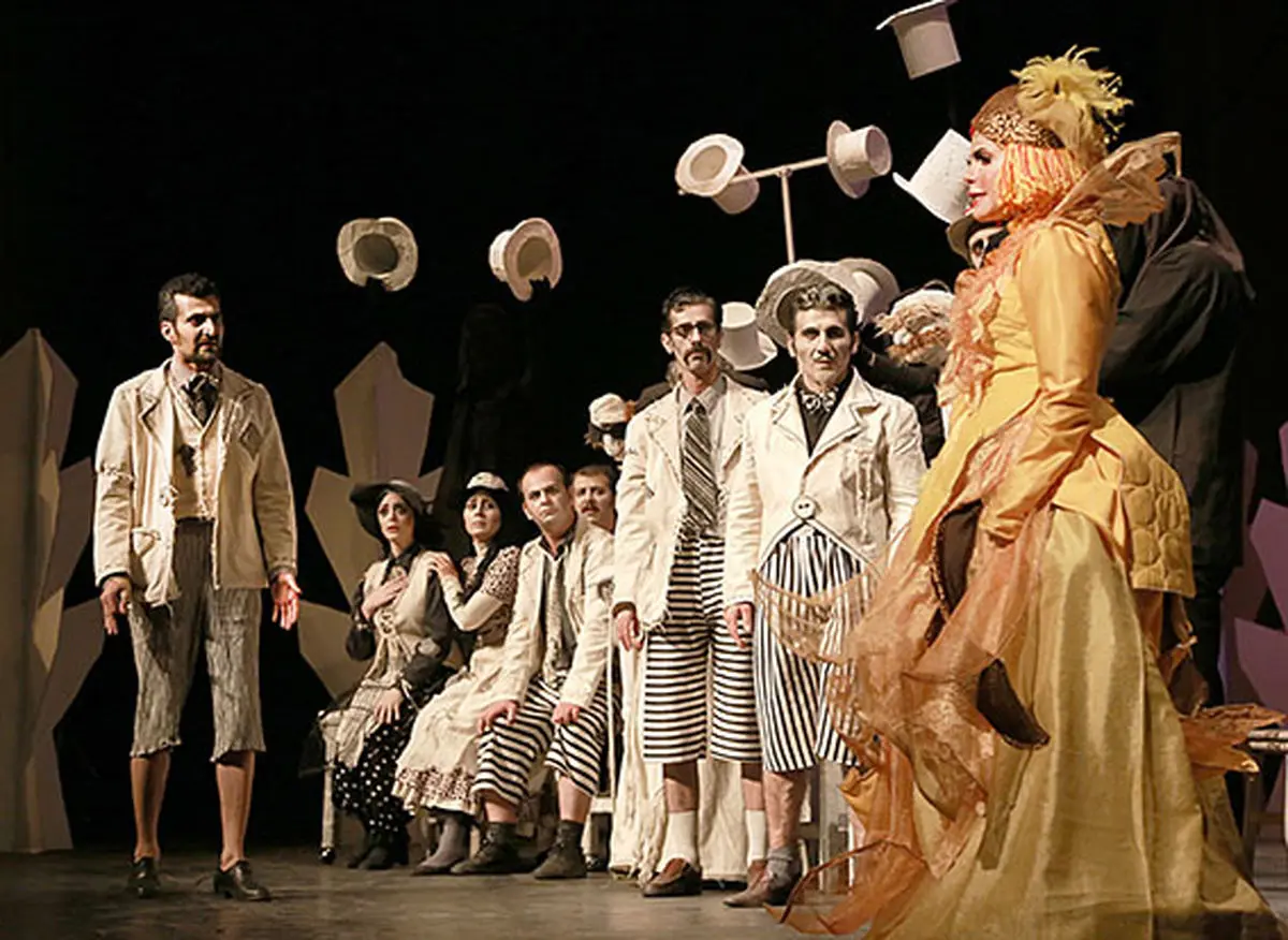 جلسه نقد و بررسی نمایش "ملاقات بانوی سالخورده"  برگزار می‌شود