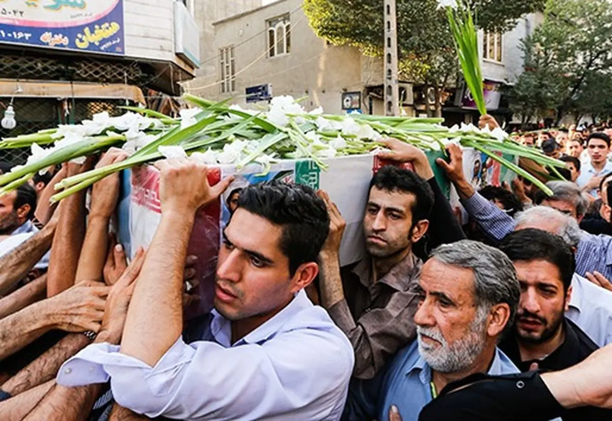 مراسم تشییع و خاکسپاری شهید سردار علی خرسندی‌نیا در کرمانشاه برگزار شد