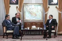 شمخانی: با دقت رفتار غیرسازنده برخی کشورهای منطقه و غربی را پیگیری می‌کنیم