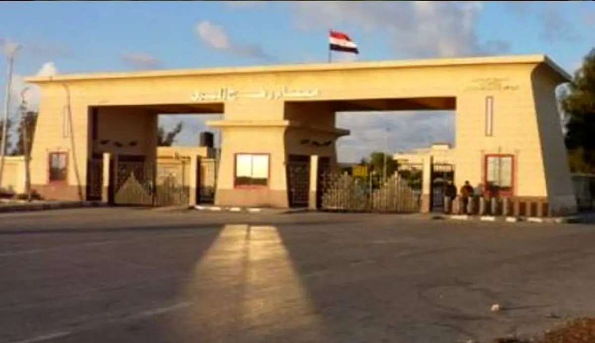 مصر گذرگاه رفح را برای انتقال کمک‌‌های پزشکی و عبور زائران خانه خدا باز کرد