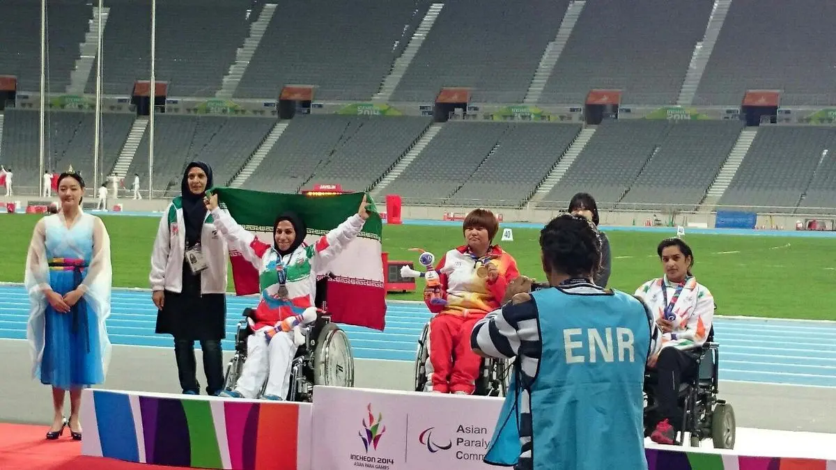 ملکی به مدال نقره پرتاب وزنه در کلاس F۵۵-۵۶ رسید