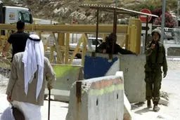 خروج قطار سبک از ایستگاه قطاری در بیت‌‌المقدس به زخمی شدن سه صهیونیست انجامید