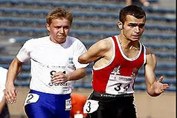 نماینده ایران در فینال دوی ۱۰۰ متر خطا کرد و حذف شد