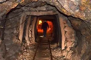 معاون وزیر کار: به دنبال حذف مشاغل سخت و زیان‌‌آور هستیم