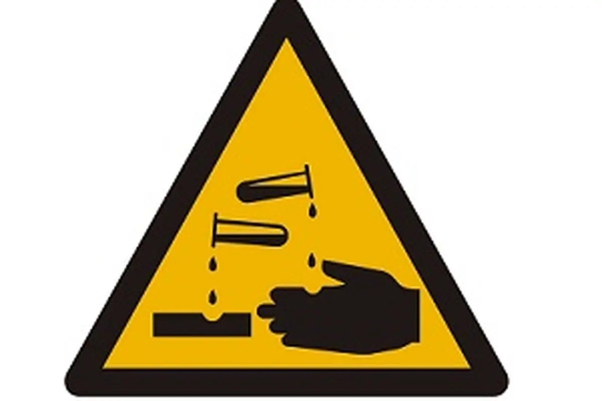 فاضلی: اسیدفروش‌ها مکلف به نصب دوربین مداربسته در واحد صنفی خود هستند