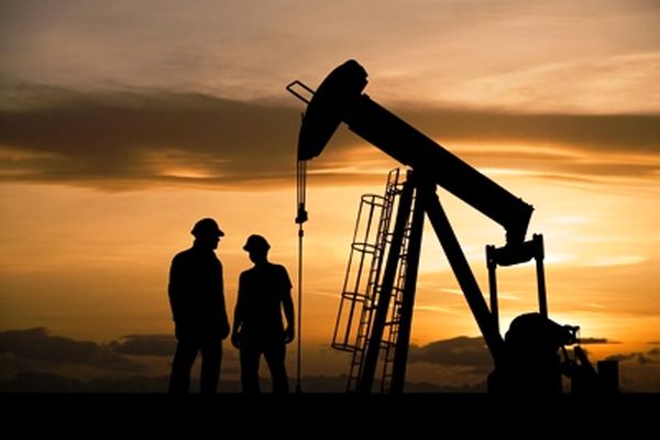 مشاور موسسه مطالعات انرژی: مسائل سیاسی ایران و عربستان بر بازار نفت سایه افکنده است