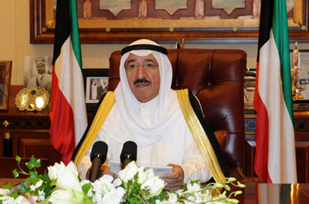 امیر کویت: کاهش ارزش نفت، به اقتصاد جهانی آسیب می‌زند