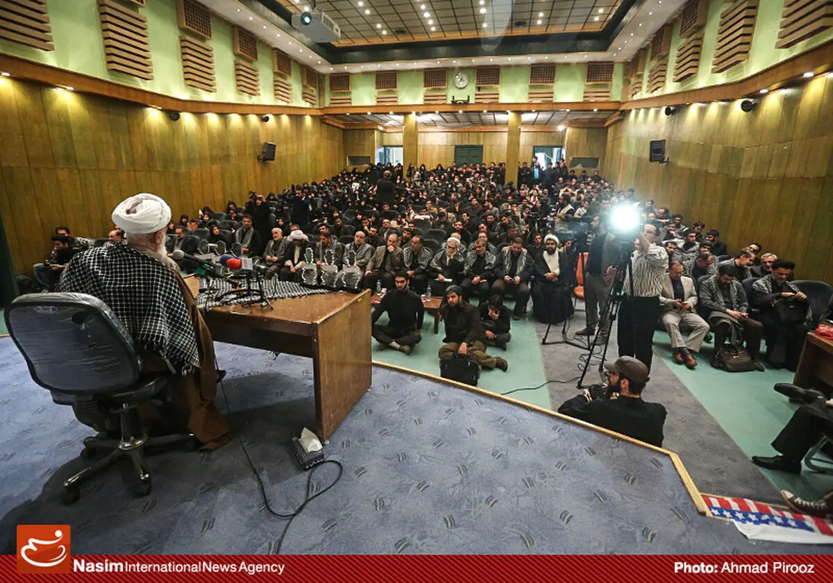 برخی فعالان عرصه استکبارستیزی در همایش "از حماسه حسینی تا دیپلماسی خمینی" تقدیر شدند