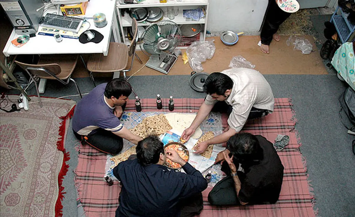 یک استاد دانشگاه: باید دانشجویان را به سمت زندگی سالم سوق دهیم