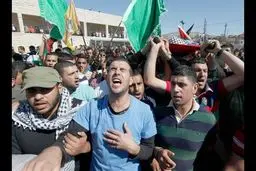 نظامیان صهیونیست به مراسم عزاداری یک شهید فلسطینی یورش بردند