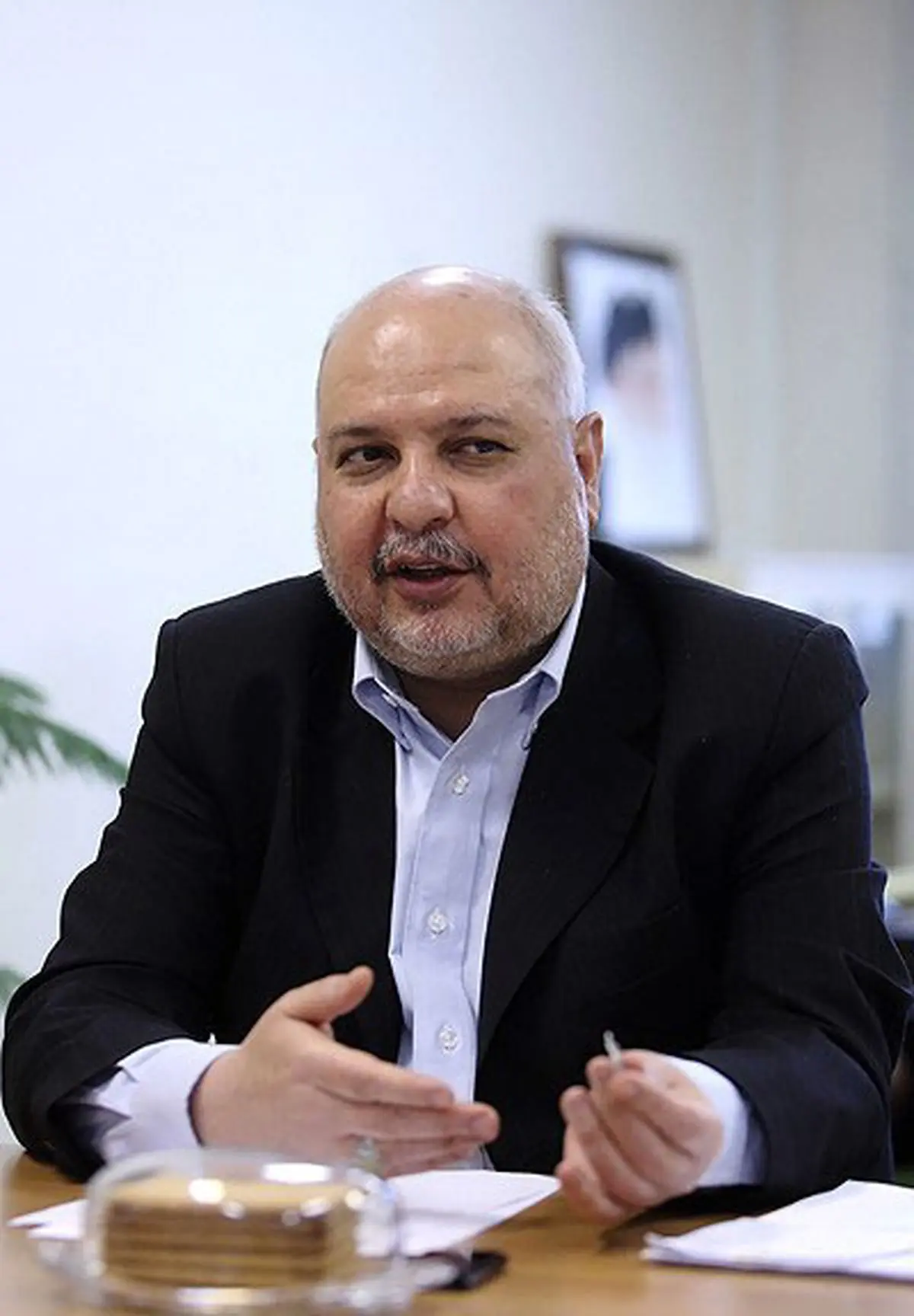 میرکاظمی: کاهش قیمت نفت اقدامی سیاسی است و باید با حرکتی سیاسی با آن برخورد شود