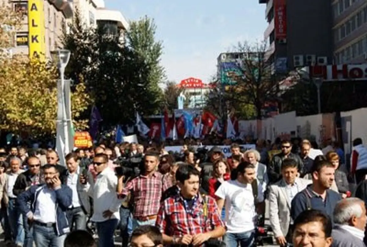 کردهای ترکیه برای همبستگی با مبارزان شهر "کوبانی" سوریه تظاهرات کردند