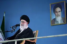 رهبر انقلاب عزاداری‌های پرشور مردم یزد را مورد تفقد قرار دادند