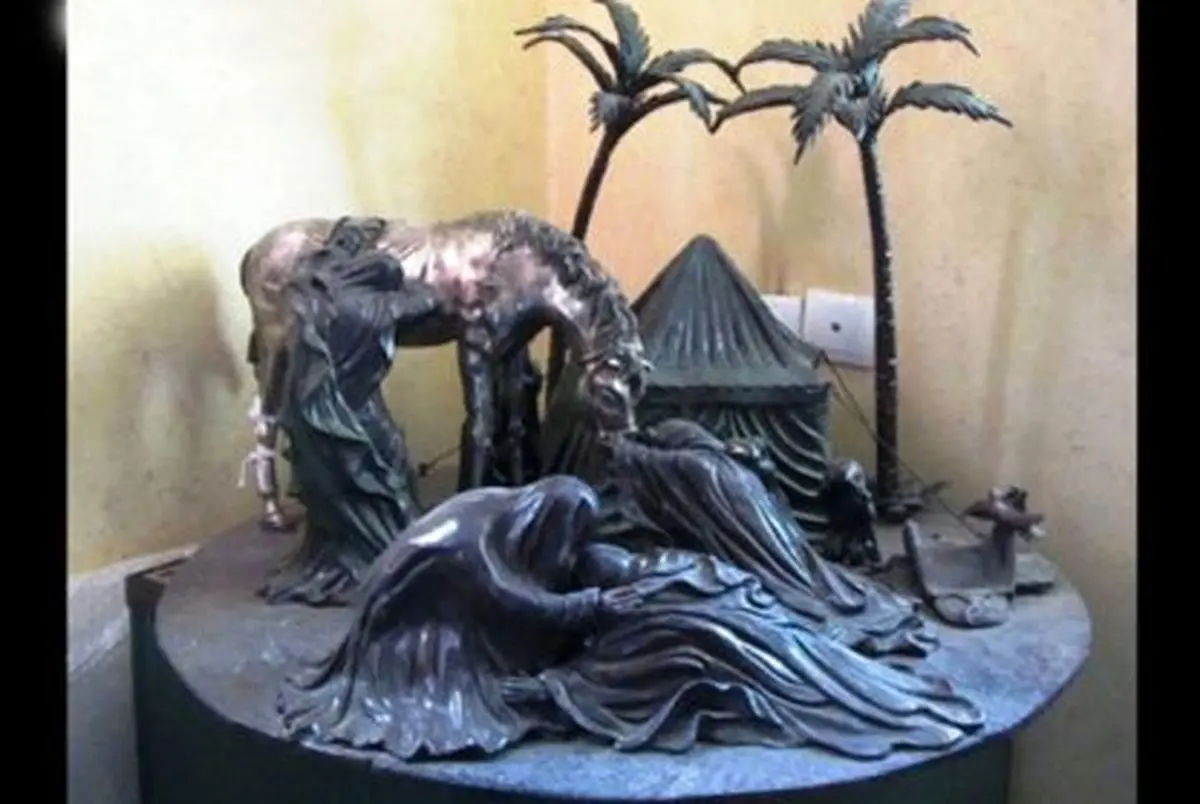 مجسمه برنزی "عصر عاشورا" در میدان امام حسین(ع) رونمایی شد