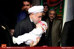 عکس خبری:: حضور رئیس‌جمهور در شیرخوارگاه و خانه نوباوگان آمنه