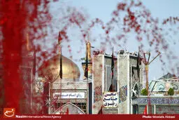 حرم امام رضا(ع) در مشهد، مملو از عاشقان حسینی است