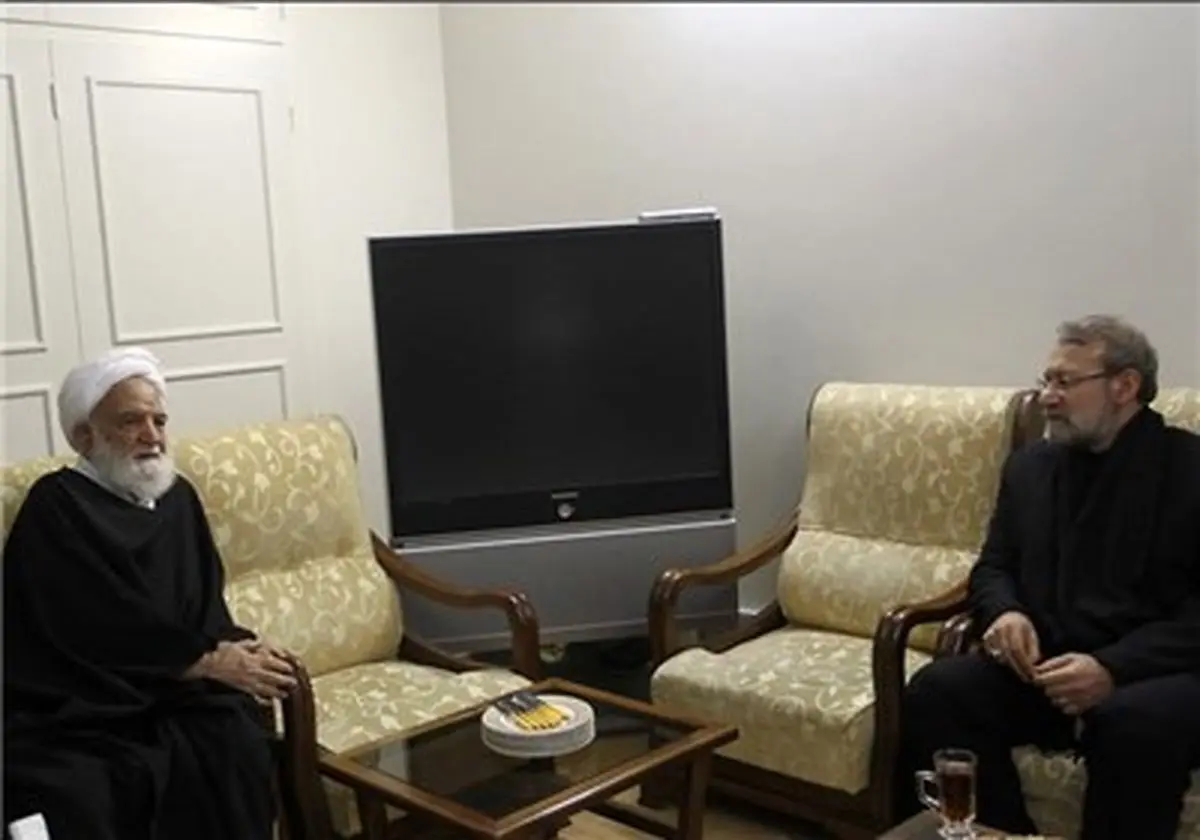 علی لاریجانی از آیت‌الله مسعودی‌ خمینی عیادت کرد