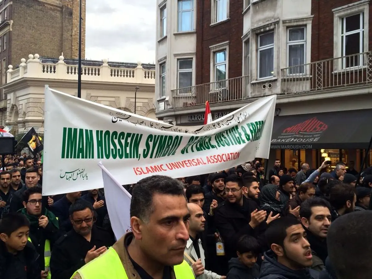 هزاران نفر همزمان با عاشورای حسینی در خیابان‌‌های لندن راهپیمایی و عزارداری کردند