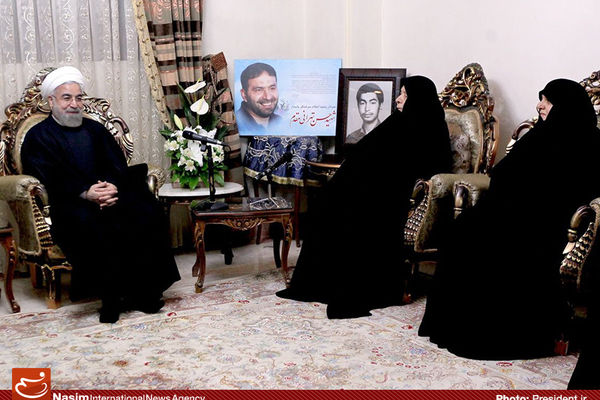 گزارش تصویری:: دیدار رئیس‌جمهور با خانواده شهیدان علی و حسن تهرانی مقدم