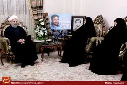 گزارش تصویری:: دیدار رئیس‌جمهور با خانواده شهیدان علی و حسن تهرانی مقدم