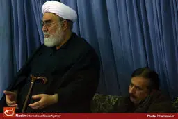 مجید مجیدی در جمع عزاداران حسینی در بیت رهبری حضور یافت