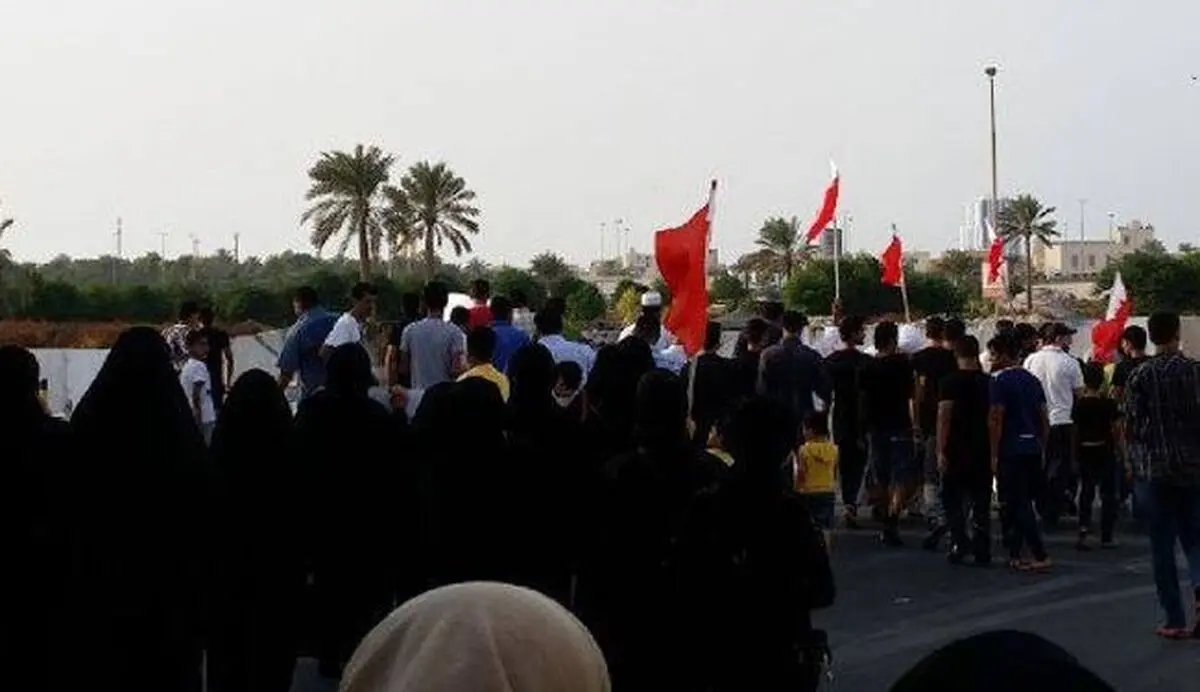 بحرینی‌ها با برگزاری تظاهرات حمله تروریستی در "الاحساء" را محکوم کردند