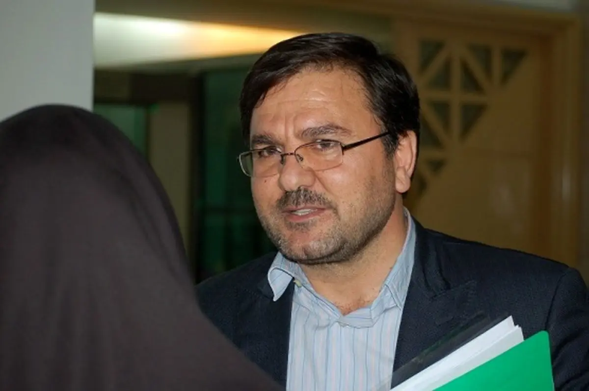 عضو کمیسیون صنایع: رانت‌ها اجازه تأمین نیاز خودروسازان از قطعات داخلی را نمی‌دهد