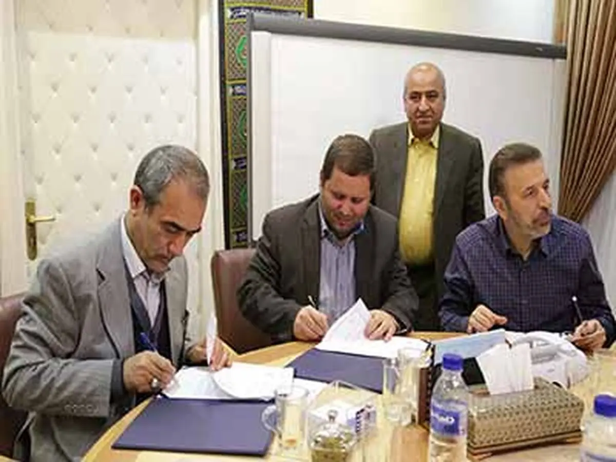 تفاهم‌نامه تحول اداری و اجرای مقدمات دولت الکترونیک با استانداری اردبیل امضا شد