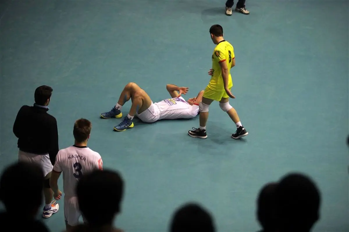 ورود خبرنگاران زن هم به سالن‌های والیبال ممنوع شد