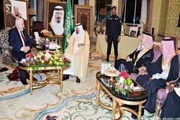 پادشاه عربستان و رئیس‌جمهور عراق در ریاض با یکدیگر دیدار کردند