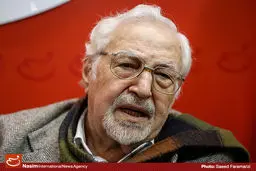 ابراهیم یزدی: آقایانی که امروز در صحنه هستند همان آقایان ۳۰ سال پیش نیستند