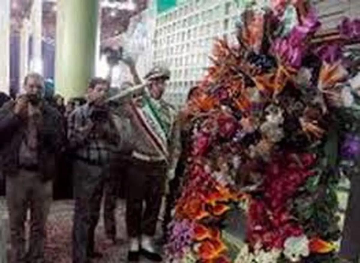 کتابداران استان تهران با آرمان‌های امام خمینی (ره) تجدیدبیعت کردند