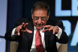 وزرای دفاع پیشین آمریکا: اوباما در مدیریت ارتش دخالت می‌کند