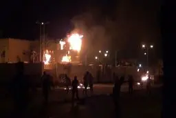 مردم بحرین شب گذشته در حمایت از همه‌پرسی تظاهرات کردند