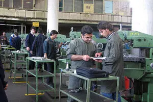 مشاور وزیر کار: بیش از ۹۶ درصد از واحدهای تولیدی زیر ۱۰ نفرند